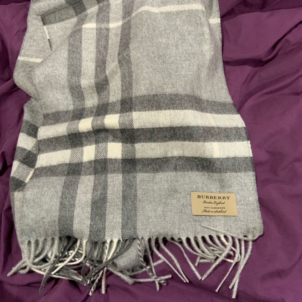 Burberry Cashmere Pale Gray Scarf